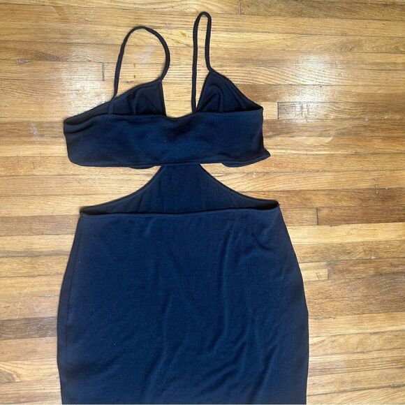 H&M Divided Triangle Top MINI BODYCON DRESS IN BLACK - Picture 12 of 13